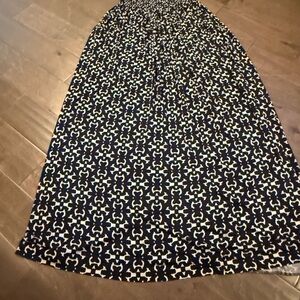 Elegant Black and White Patterned sleeveless Maxi Dress